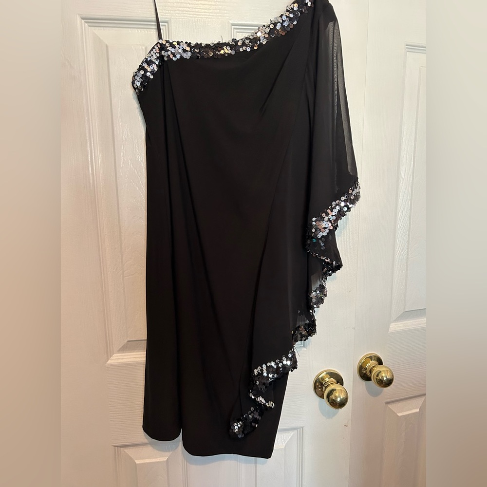 One sleeve black dress